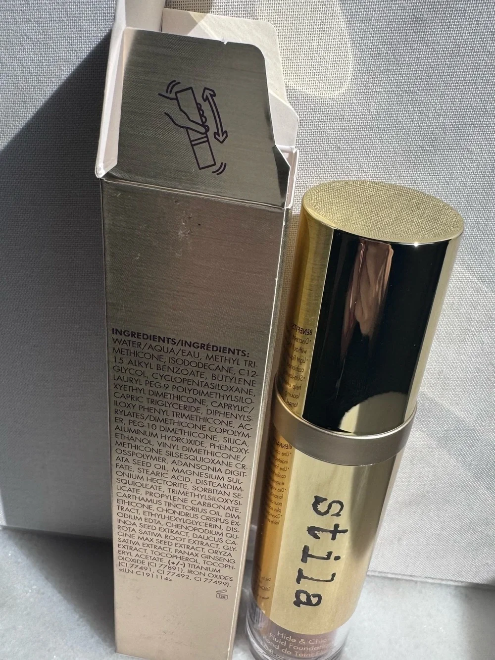 stila Hide & Chic Fluid Foundation - Warm Tan / Golden Beige